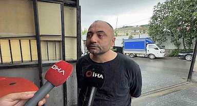 Başakşehir'de tır iki otomobilin üzerine devrildi: 1 yaralı