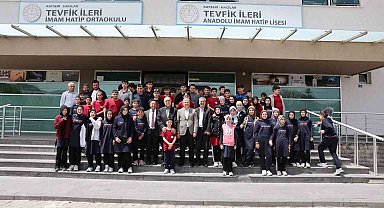 Başkan Özdoğan, gençlerle Kariyer Günleri'nde buluştu