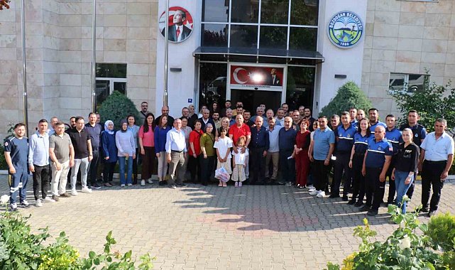 Başkan Özel, belediye personeliyle bayramlaştı