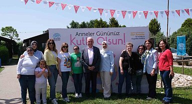 Başkan Şadi Özdemir Anneler Günü'nü Bizim Ev katılımcılarıyla kutladı
