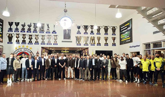 Başkan Saran ve yöneticilerden futbolculara veda yemeği