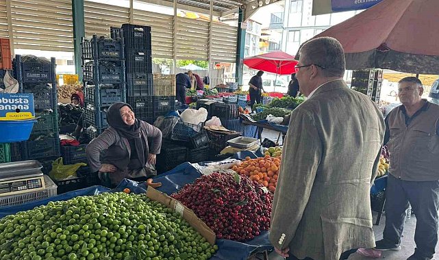 Başkan Subaşıoğlu pazar esnafı ve vatandaşlarla buluştu