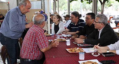 Başkan Tetik, Şirinevler'de vatandaşları dinledi