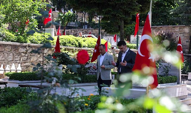 Başkan Vekili Şahin Biba'dan şehitlik, esnaf ve itfaiye ziyareti