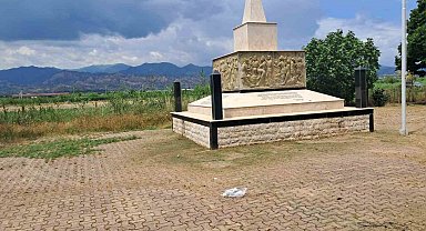 Başkan Yıldırımkaya, şehitliği kirletenlere tepki gösterdi