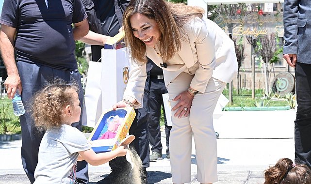 Başkan Yüceer vatandaşlarla bayramlaştı