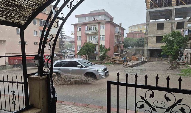 Başkent'te sokaklar göle döndü