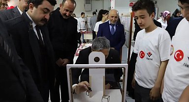 Bayburt Ortaokulu öğrencilerinden bilim fuarı