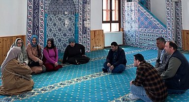 Bayburt'ta engelli vatandaşlar camide buluştu