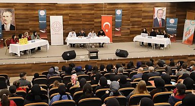 Bayburt'ta liseler arası münazara heyecanı