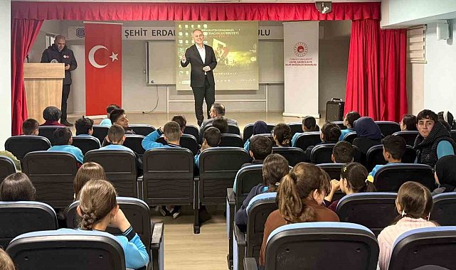 Bayburt'ta öğrencilere sıfır atık ve çevre bilinci anlatıldı