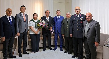 Bayburt'ta şehit ailesi ve gaziye bayram ziyareti