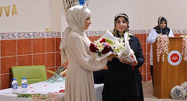 Bayburtlu hafız Havvanur Çakar 14 saatte ezbere hatim yaptı