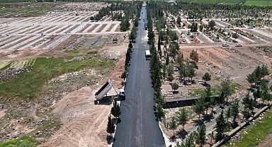 Bayram öncesi yeni asri aile mezarlıktaki yollar yenilendi