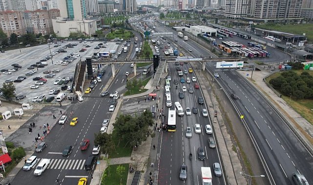 Bayram tatili öncesi İstanbul'da trafik yoğunluğu yüzde 65'e ulaştı