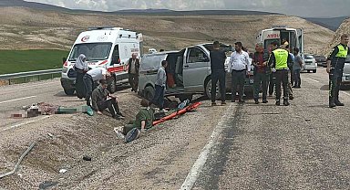 Bayram tatili yolunda feci kaza: 1 ölü, 8 yaralı