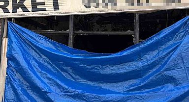 Bayrampaşa'da gece saatlerinde dükkandan alevler yükseldi