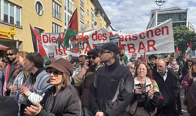 Berlin'de Nakba'nın 78. yıldönümü yürüyüşüne polisten sert müdahale: 15 gözaltı