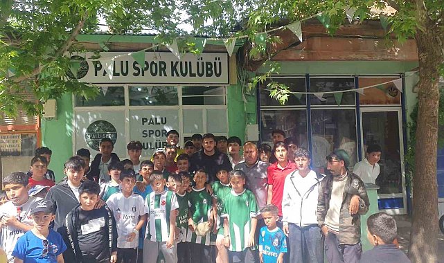 Beşiktaşlı Mustafa Erhan Hekimoğlu memleketi Palu'da gençlerle buluştu