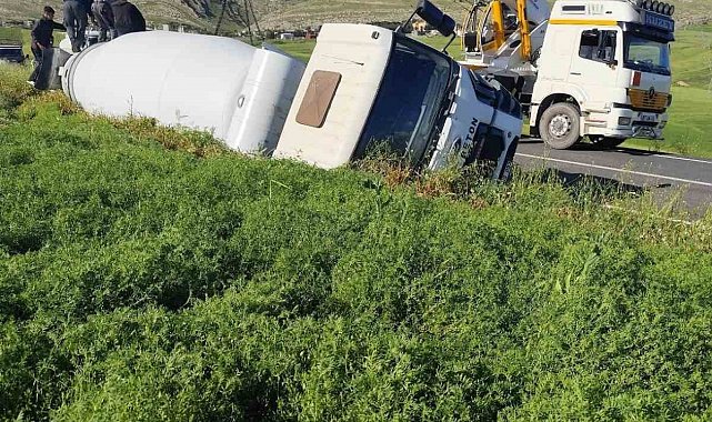 Beton mikseri devrildi: 1 yaralı