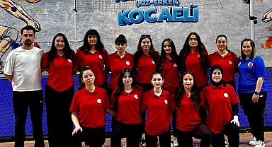 Bilecik Kız Voleybol Takımı Türkiye yarı finaline yükseldi