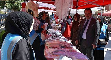 Bilecik'te 'İki İnsan Bir Hayat: Aile' temalı 'Hayır Çarşısı' açıldı