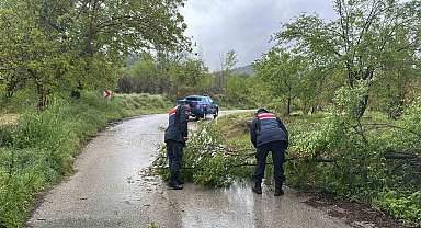 Bilecik'te aşırı yağış ulaşımı da olumsuz etkiliyor