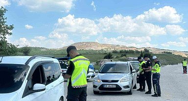 Bilecik'te bayram denetimi: 321 kişi ve 144 araç sorgulandı