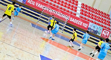 Bilecik'te futsal çeyrek final heyecanı sürüyor