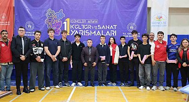 Bilecik'te gençler bilgi için yarıştı