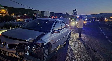 Bingöl'de otomobil ile hafif ticari araç çarpıştı: 1 yaralı