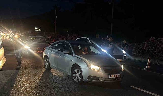 Bodrum girişinde bayram yoğunluğu: Polis ekiplerinden sıkı denetim