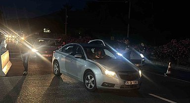 Bodrum girişinde bayram yoğunluğu: Polis ekiplerinden sıkı denetim