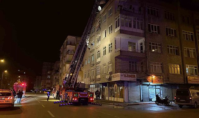 Bodrum katta çıkan yangın paniğe neden oldu