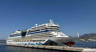 Bodrum'a kruvaziyer ile 2 bin 377 turist geldi