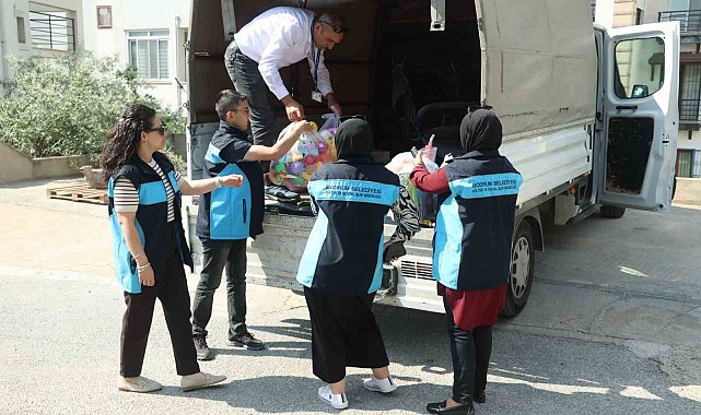 Bodrum'da çocuklara bayram öncesi oyuncak dağıtıldı