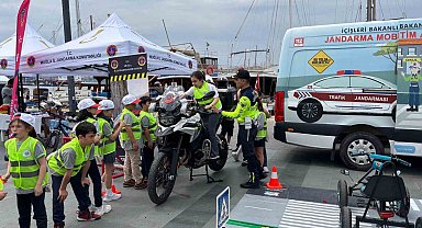 Bodrum'da öğrenci ve vatandaşlara trafik eğitimi verildi