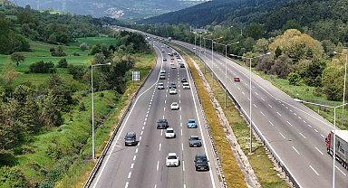 Bolu geçişinde bayram tatilinin ilk günü trafik yoğunluğu