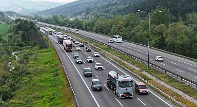 Bolu geçişinde bayram trafiği arttı