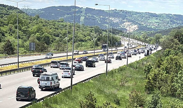 Bolu geçişinde trafik durma noktasına geldi