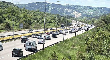 Bolu geçişinde trafik durma noktasına geldi