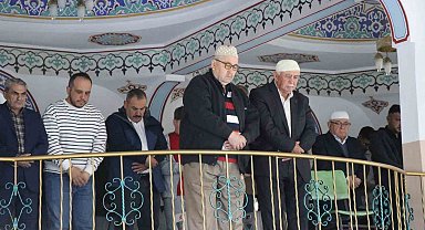 Bolu'da bayram namazında camiler doldu taştı