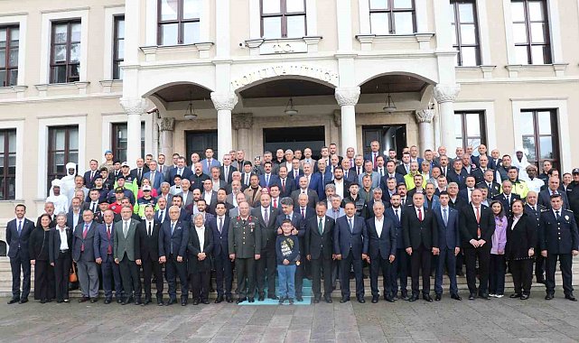Bolu'da protokol bayramlaştı