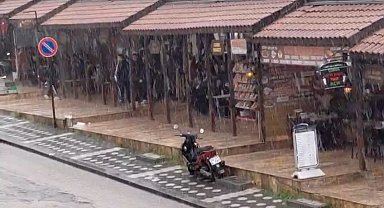 Bolu'da sağanak yağış hayatı olumsuz etkiledi