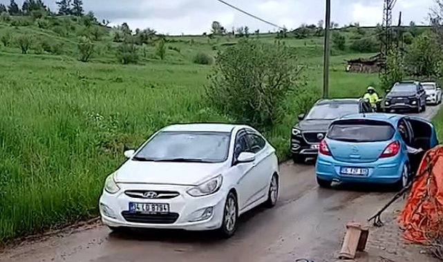 Bolu'da tatilciler köy yollarında yoğunluğa sebep oldu