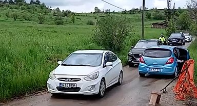 Bolu'da tatilciler köy yollarında yoğunluğa sebep oldu