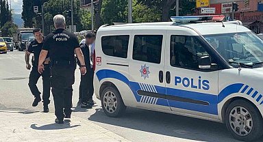 Boşanma aşamasında karısını bıçaklayacaktı, polis tam zamanında müdahale etti