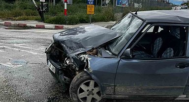 Burdur'da okul servisi ile otomobil çarpıştı: 7 yaralı