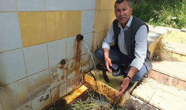 Burhaniye'de 5 yıl aradan sonra akan şifalı su sevindirdi