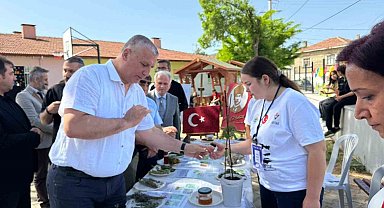 Burhaniye'de iki okulun ortak Bilim Fuarı açıldı